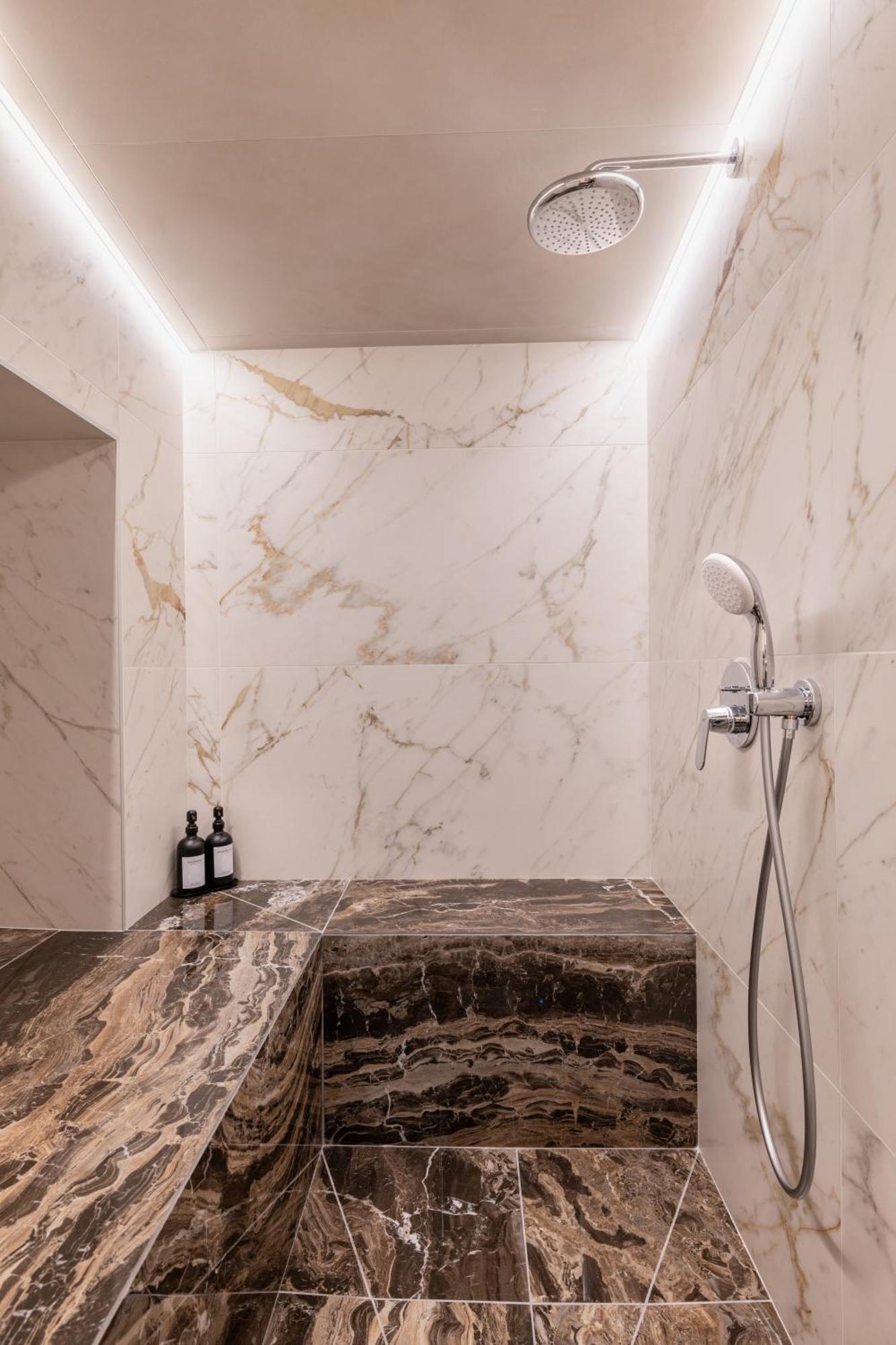 C0C00N Veritable Hammam A Partager A Deux リオン エクステリア 写真